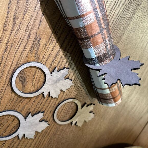 Wooden napkins rings - Picture 2 of 4